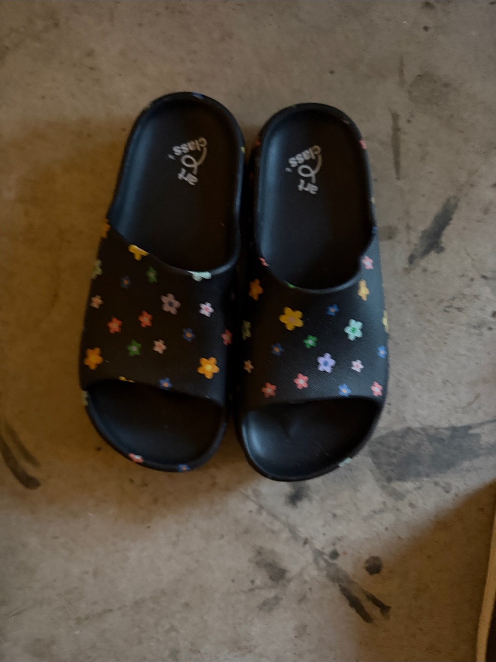 art class Black Slide Sandals with Multicolor Floral Print